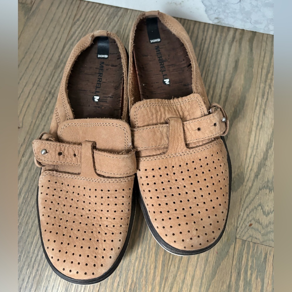 Merrell Around Town Slip On Air Loafer - tan, size 5.5